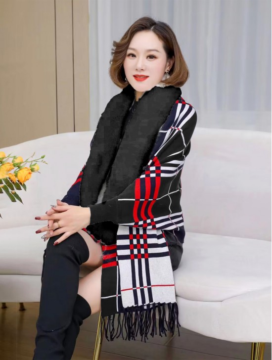 Cashmere Feeling Plaid Open-front Cape W/ Fur Collar